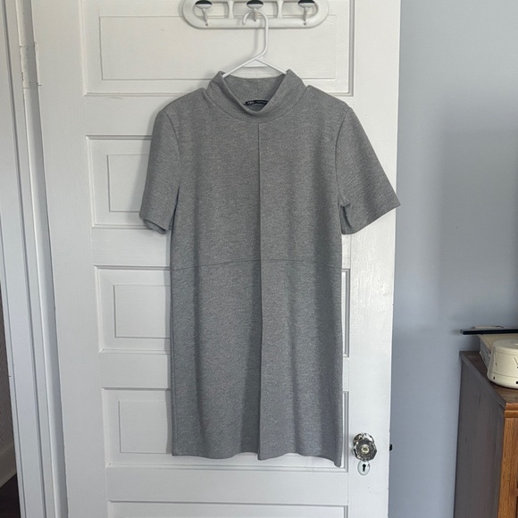 Zara Dresses & Skirts - Zara Gray Pleated Short Sleeve Dress